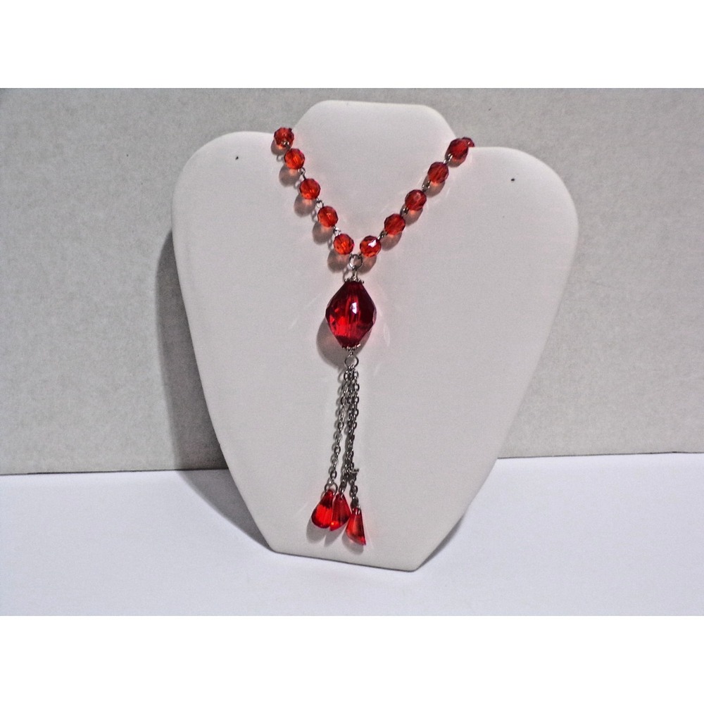 Red Beaded 1920's Style Necklace Dangling Tassel Silvertone Chain 15" Claw Close